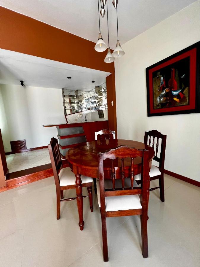Hotel Country Trujillo Энкалада Экстерьер фото
