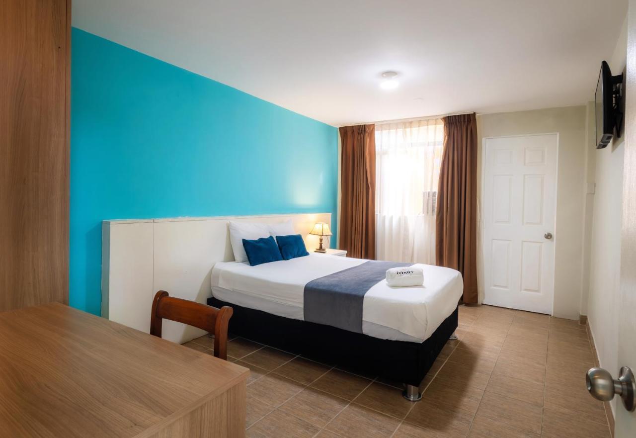 Hotel Country Trujillo Энкалада Экстерьер фото