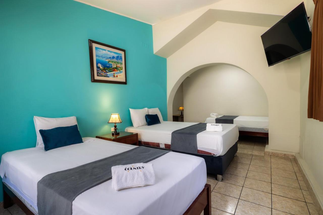 Hotel Country Trujillo Энкалада Экстерьер фото