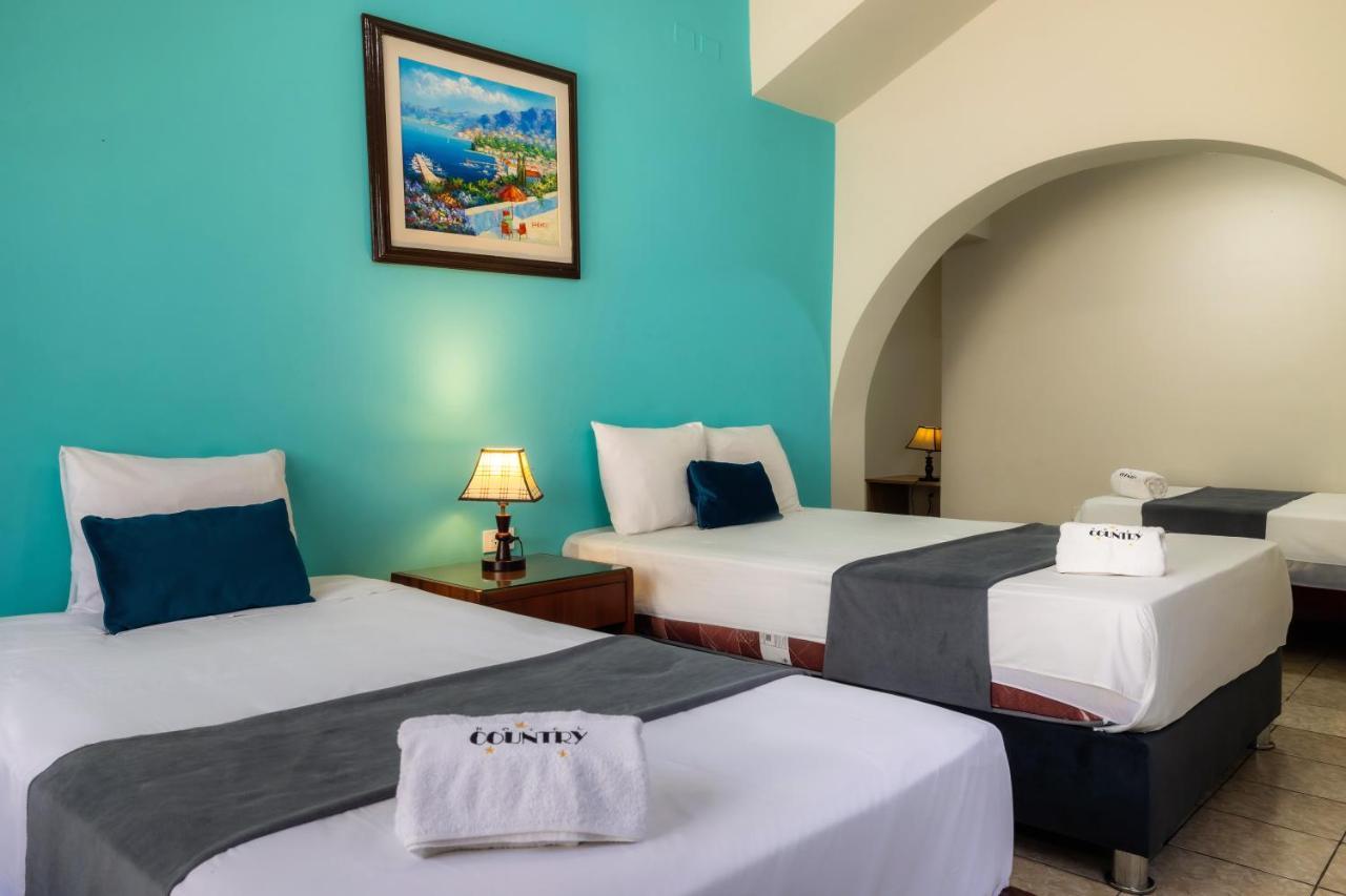 Hotel Country Trujillo Энкалада Экстерьер фото