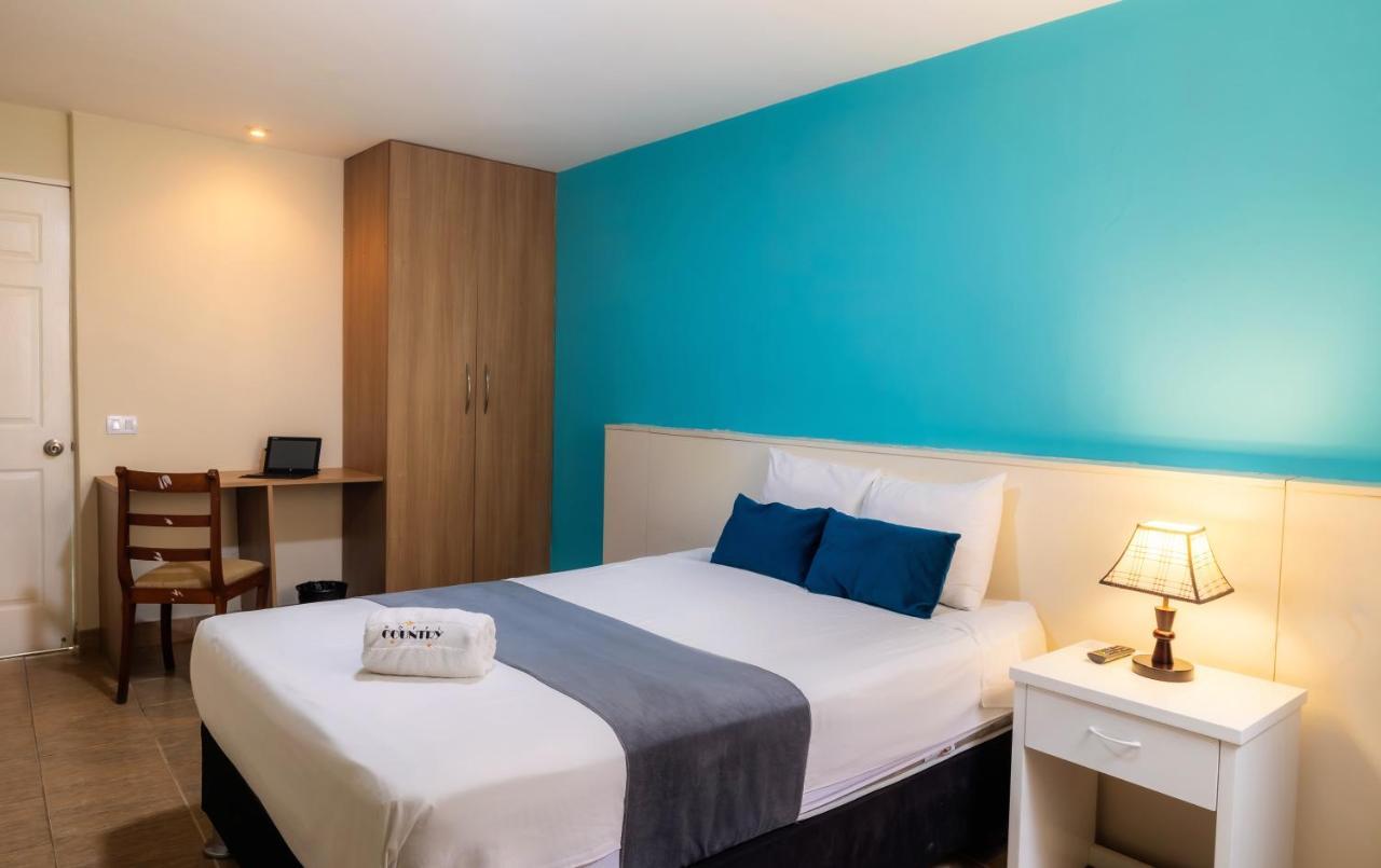 Hotel Country Trujillo Энкалада Экстерьер фото