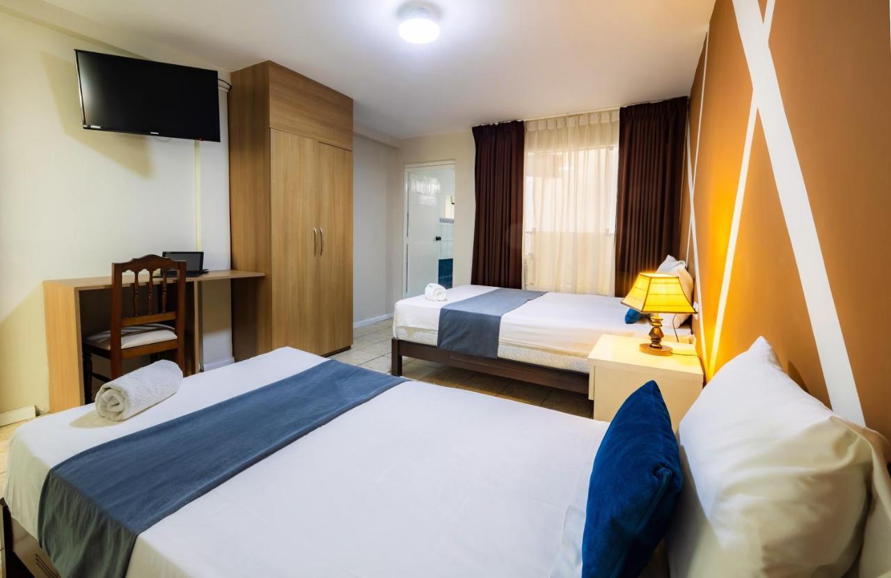 Hotel Country Trujillo Энкалада Экстерьер фото