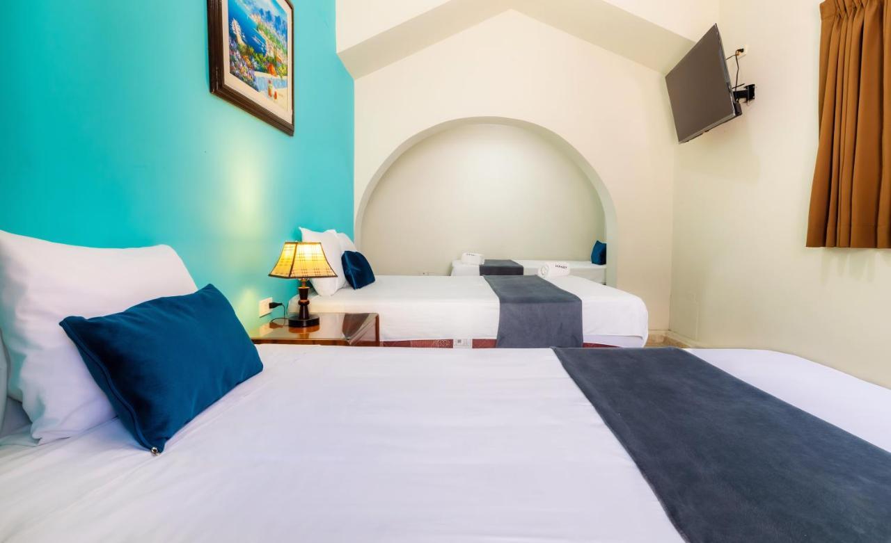 Hotel Country Trujillo Энкалада Экстерьер фото