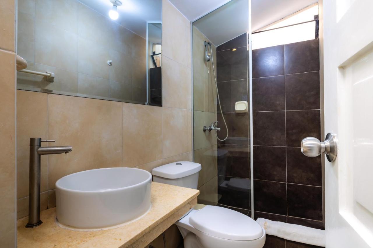 Hotel Country Trujillo Энкалада Экстерьер фото